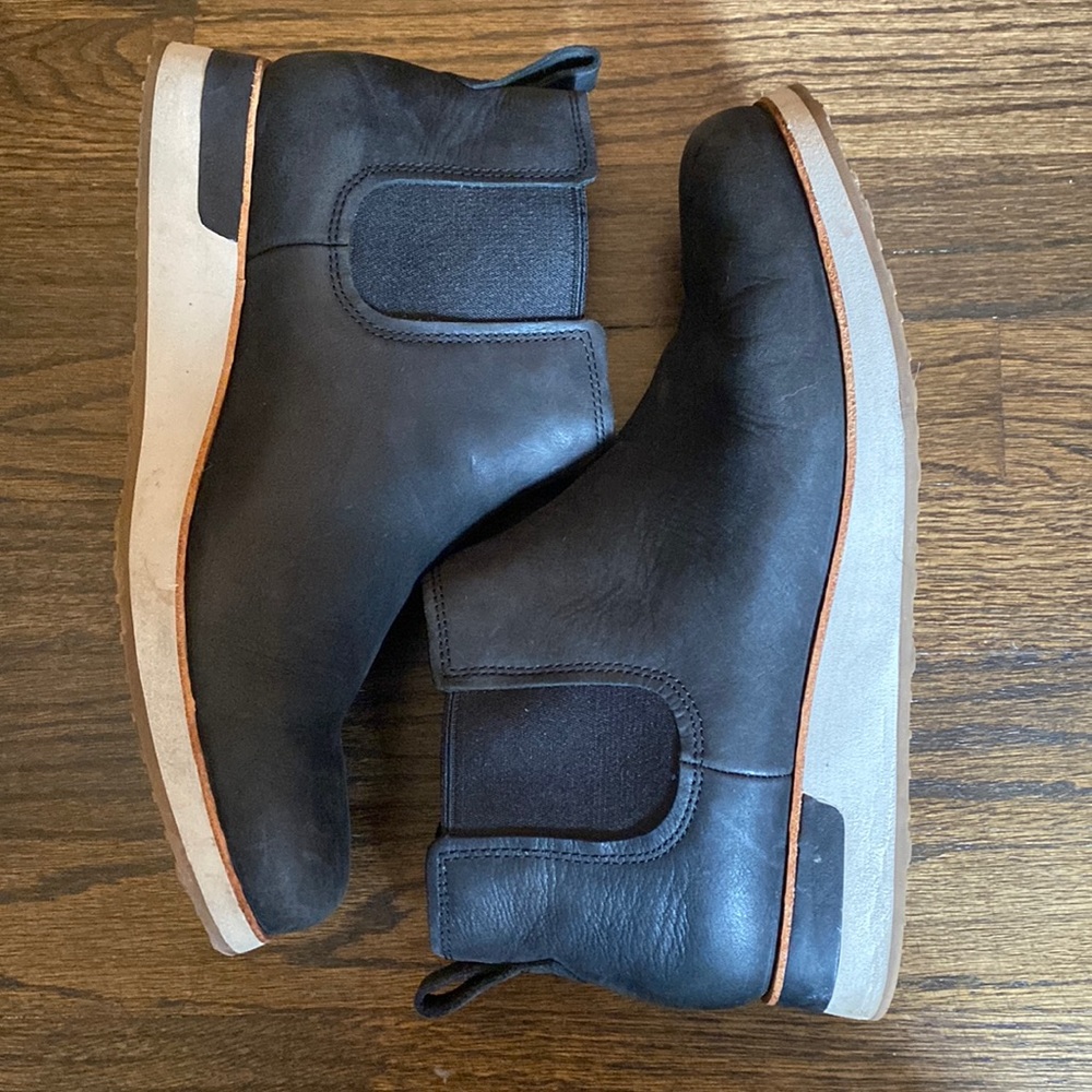 EUC Merrell black booties